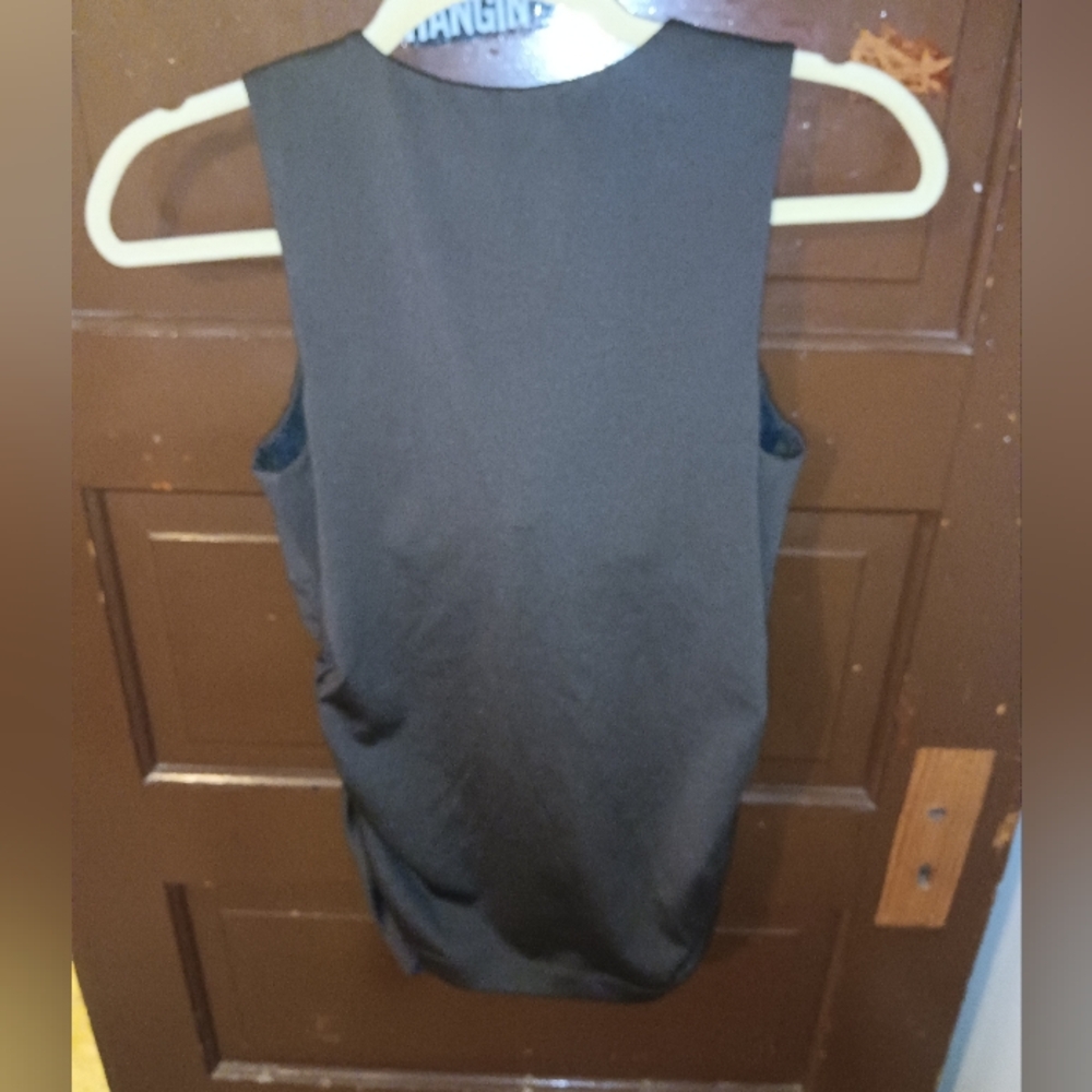 EUC Athleta Active Wear Top With Built In Bra 36B - Picture 3 of 5